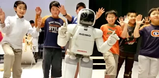Japan will use AI robots to help students to speak English language